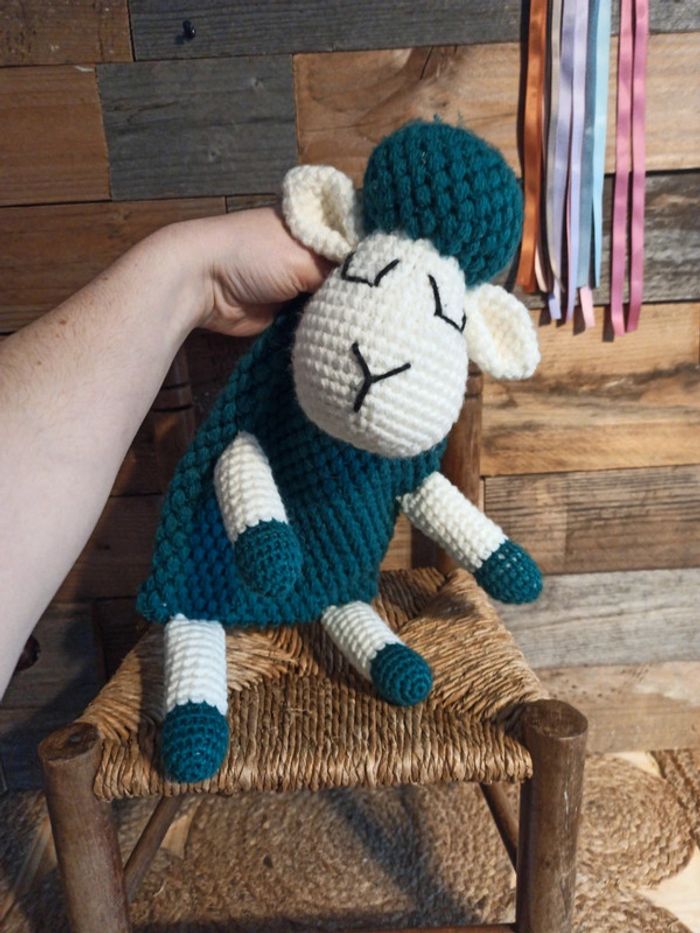 Doudou mouton tricoté cachette fait main tbe - photo numéro 5