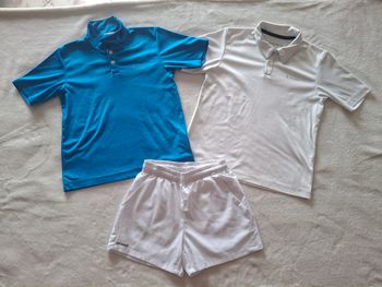 Lot maillot de sport 8 ans