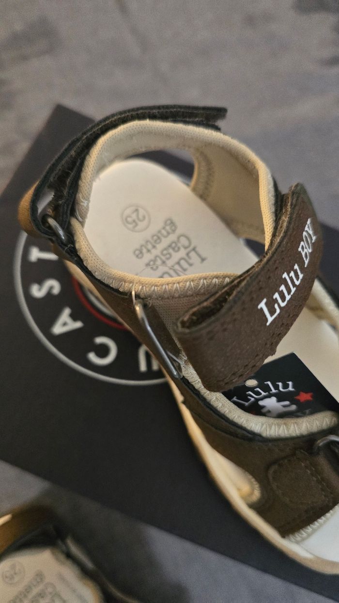 Neuves (non portées) 🏷💙🤩😍 superbes sandales pointure 25 garçon (ferme)!⚘️⚘️⚘️ - photo numéro 8