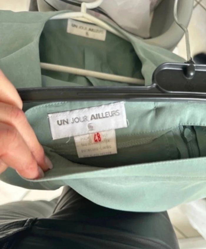 Ensemble tailleur jupe et veste - photo numéro 5