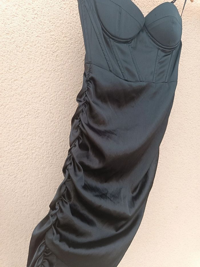 Robe noire satinée -Taille 36 - photo numéro 3