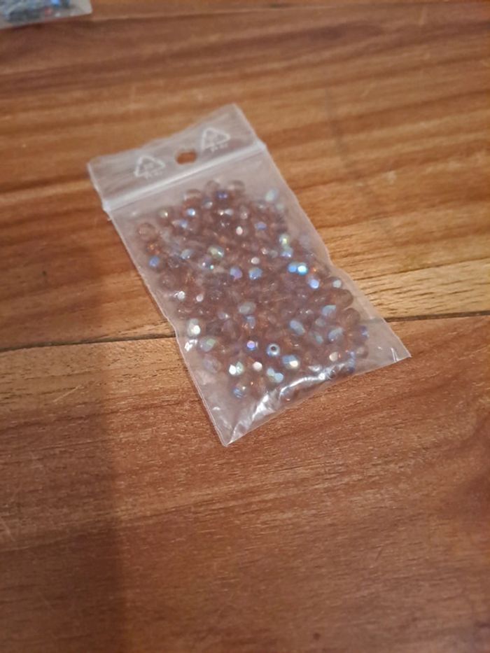 Perles marron reflets