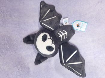 Peluche de collection Jellycat chauve souris retired Skelebat Jim bat halloween collection SKB3J