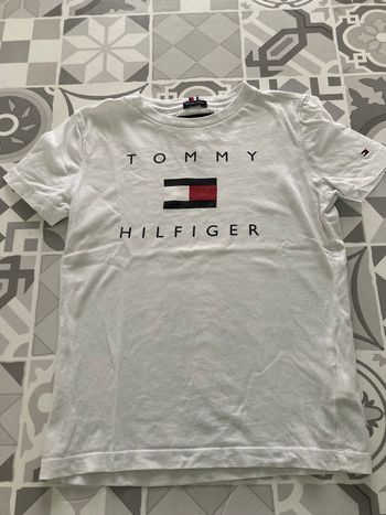 Tee shirt tommy hilfiger 8ans