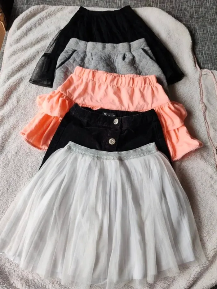 Lot de jupes taille 6 ans