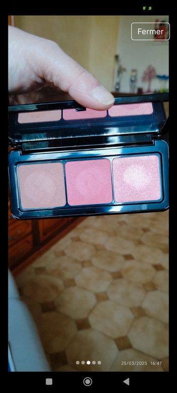 Kiko Milano multi finish trio blush & bronzer face palette
Teinte 01