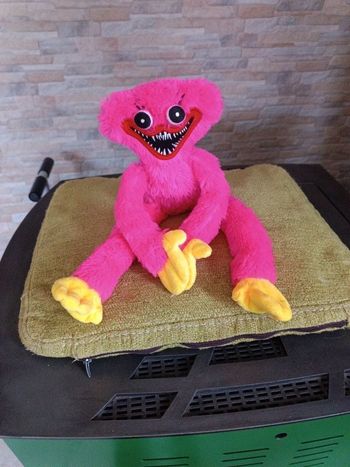 Peluche fuchsia Huggy Wuggy