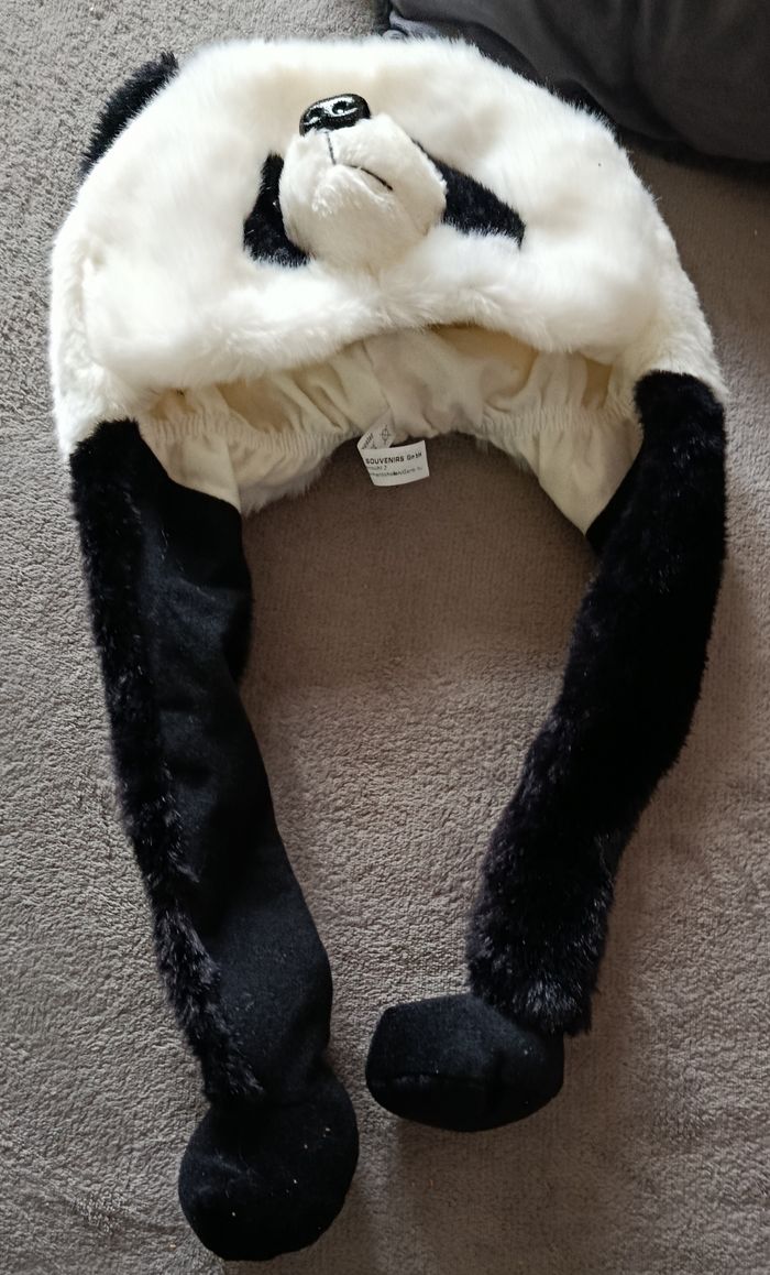 Bonnet écharpe en peluche -Tete de Panda -Noir et blanc - Taille : Unique - photo numéro 3