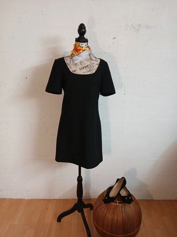 Petite robe noire Mango M tbe