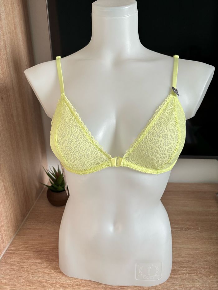Soutien gorge triangle dentelle jaune fluo undiz neuf taille M
