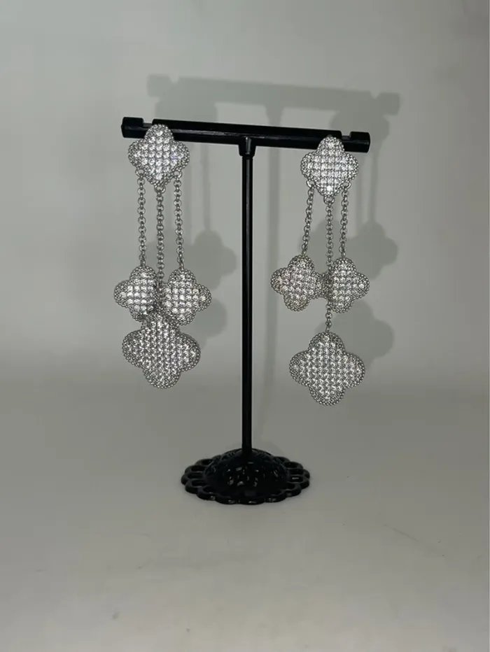 Boucles d’oreilles pendantes scintillantes trèfle à strass - photo numéro 10