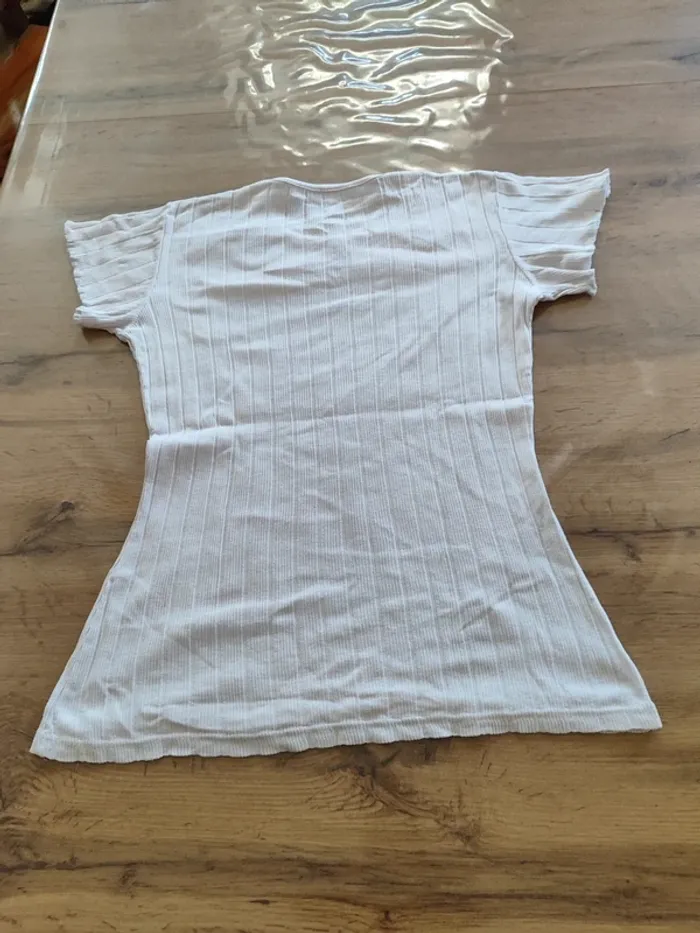 T-shirt Blanc Côtelé, Taille M - Détail Découpe Originale et Confortable ! - photo numéro 3