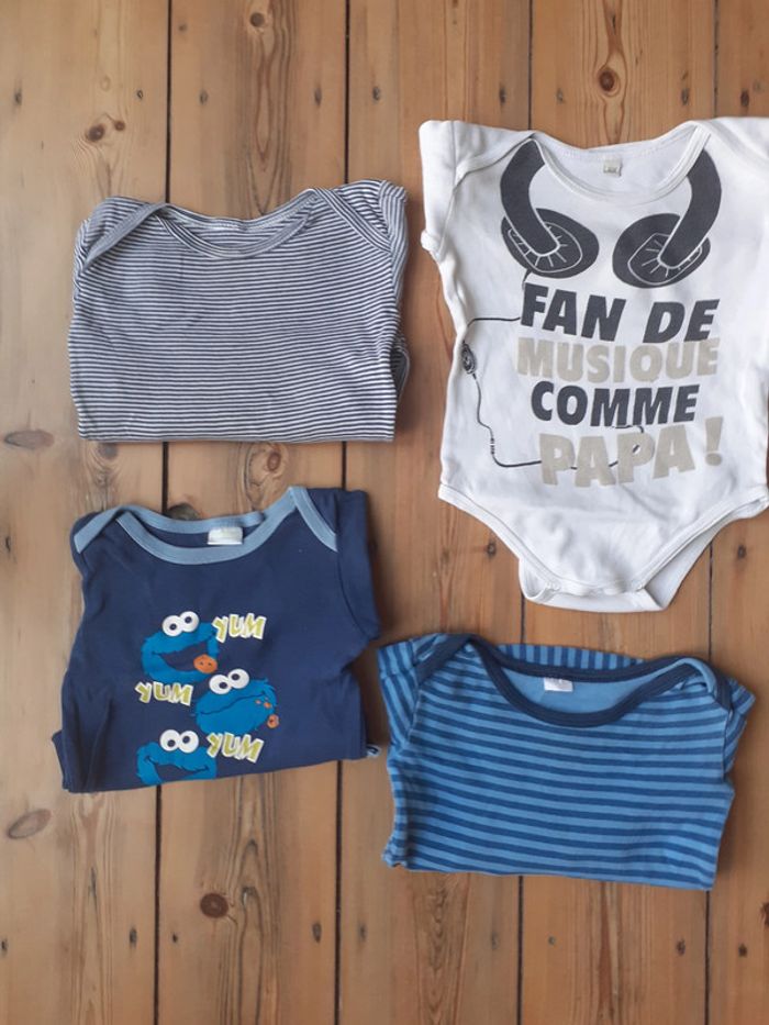 4 bodys 18 mois