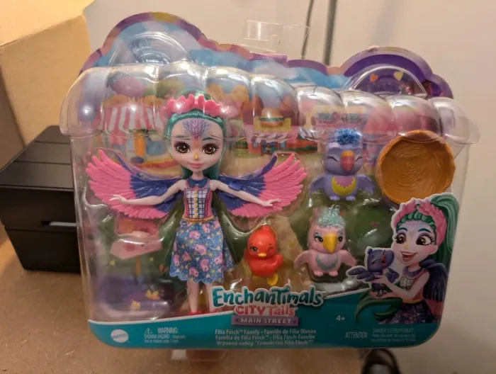 Enchantimals city tails