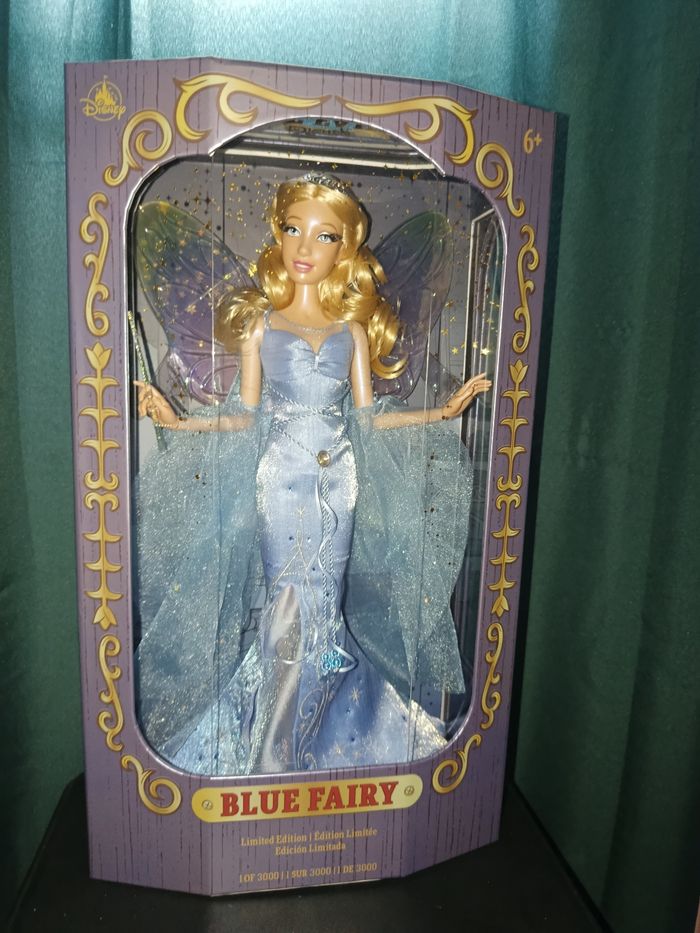 Poupée Disney en édition limitée la fée bleue