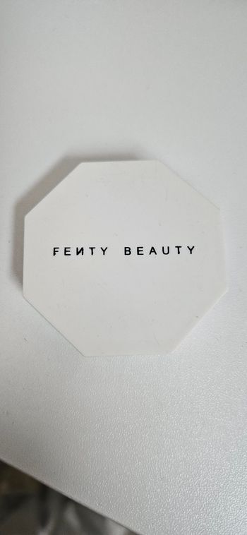 Fenty beauty highlighter 