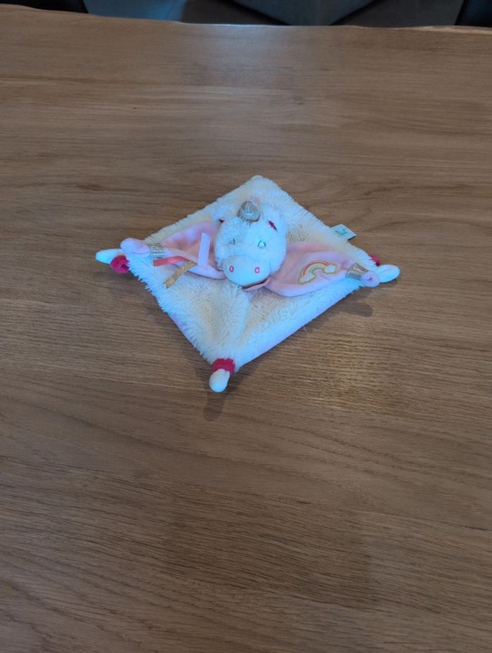 Doudou peluche bébé