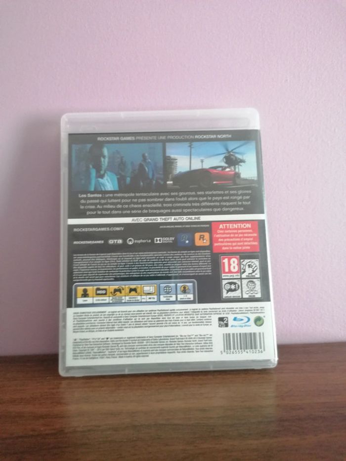 Grand Theft Auto Five - PS3 - photo numéro 2