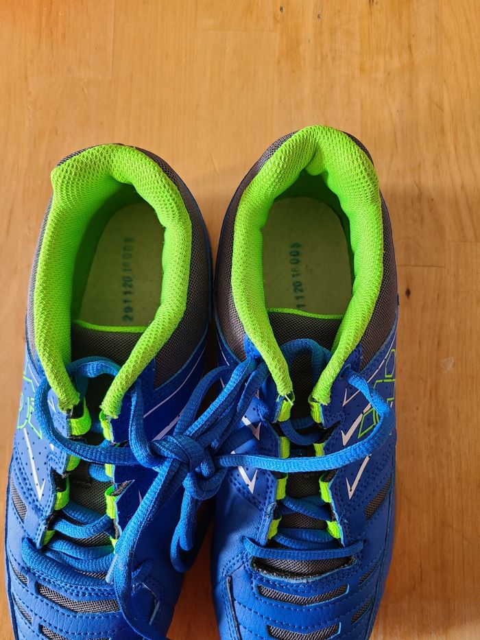 Chaussures kipsta décathlon taille 39 neuves - photo numéro 3