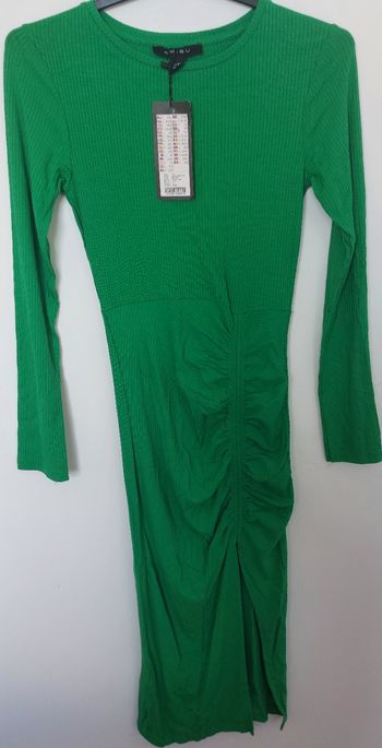 Robe verte moulante côtelée – Neuve avec étiquette