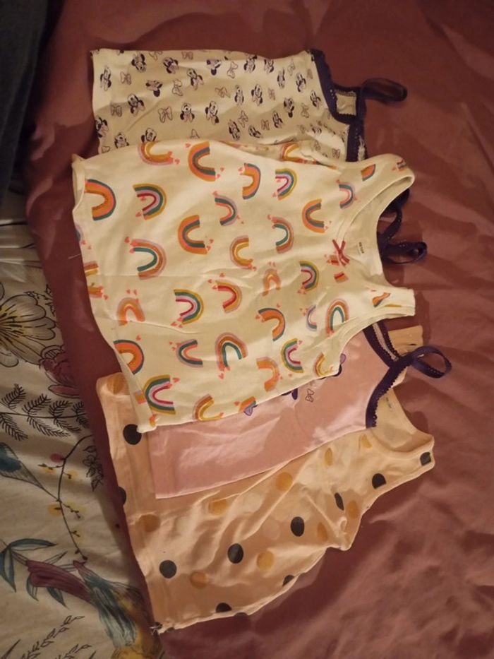 4 débardeur en tbe - photo numéro 2