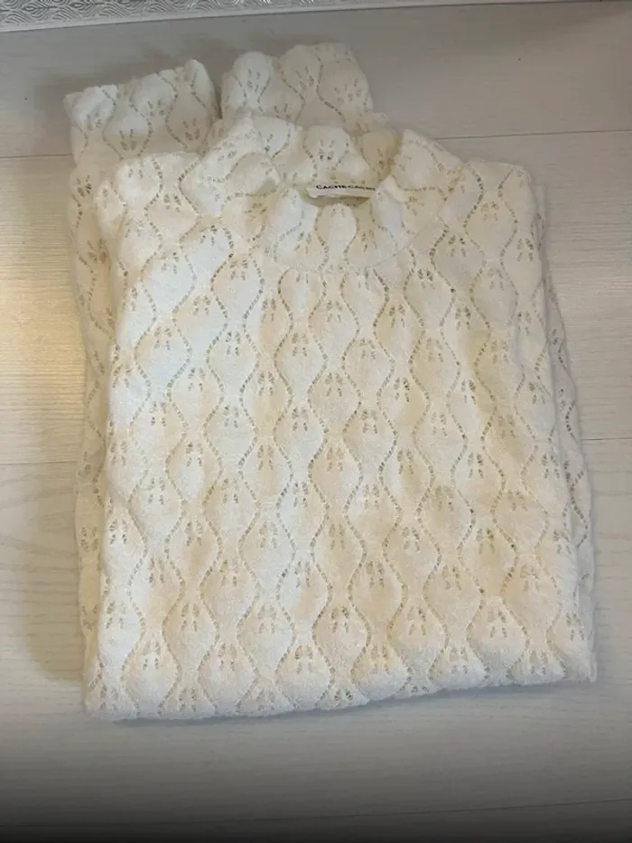 Pull transparent