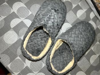 Chaussons gris doux et chauds - Taille 42/43