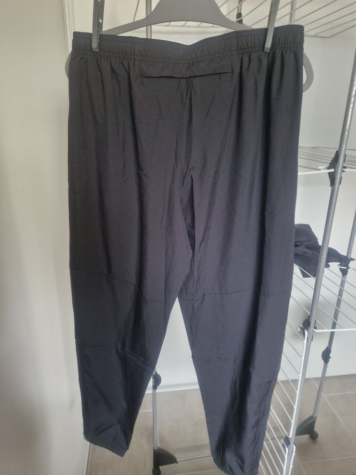 Pantalon running Nike taille L NEUF - photo numéro 4