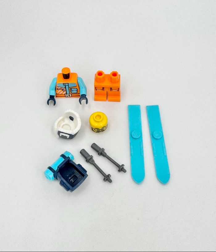 Lego Figurines City : Arctique, Explorateur équipé de  skis et sac - NEUF - photo numéro 6