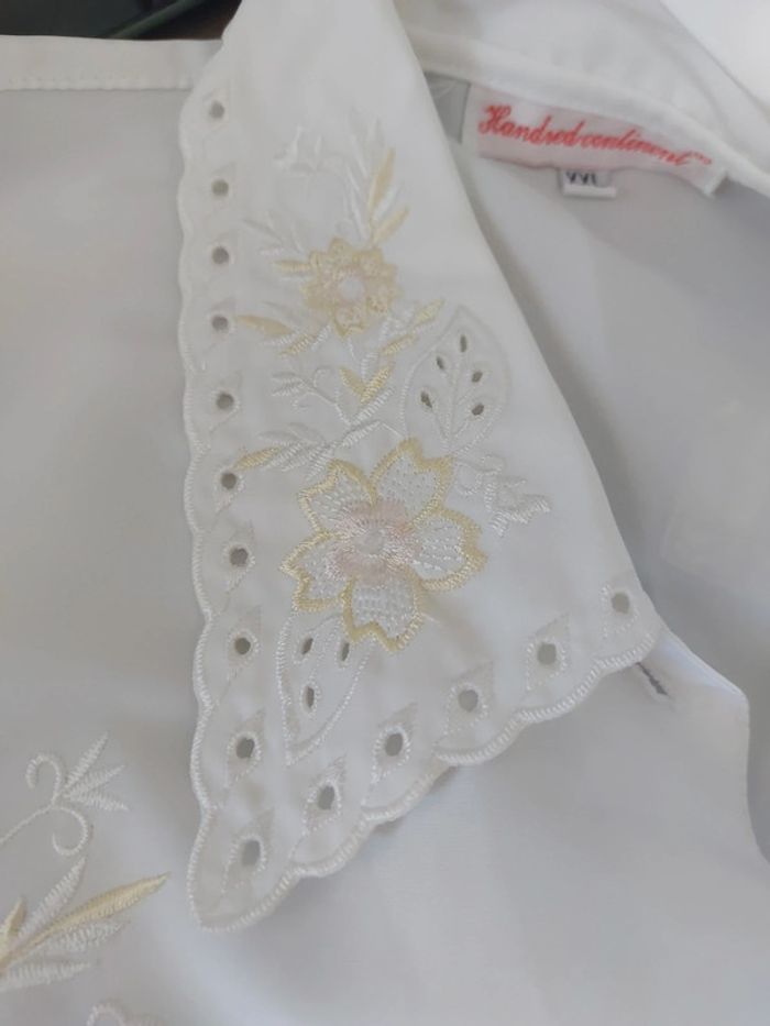 Chemisier blanc avec broderies vintage - photo numéro 12