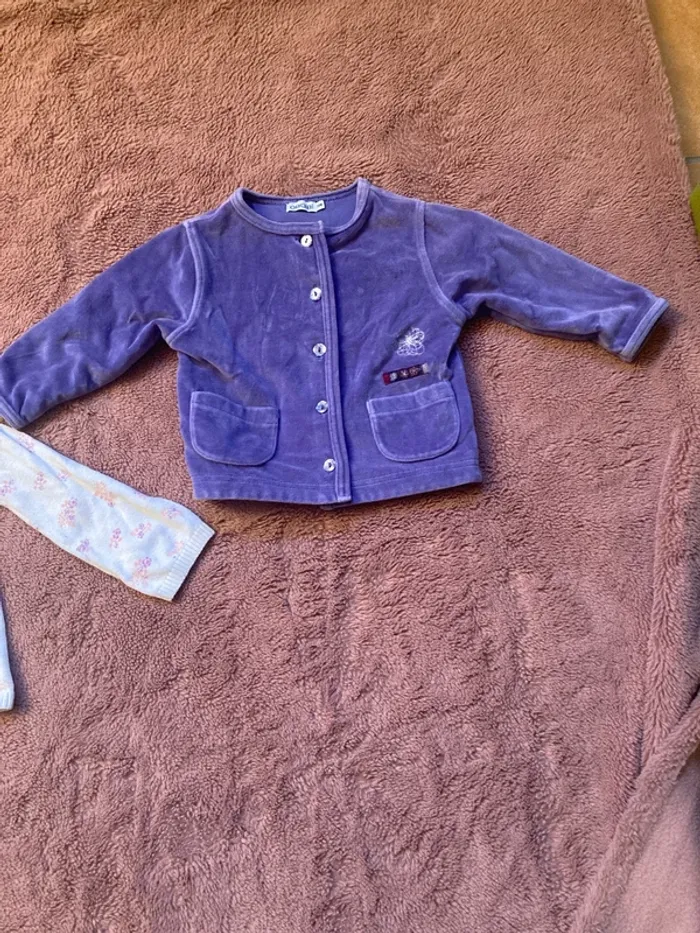 2 petits gilets 18 mois - photo numéro 3