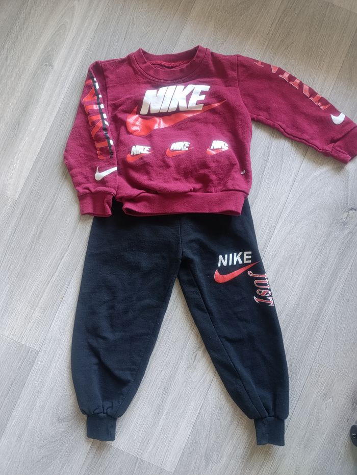 Ensemble nike