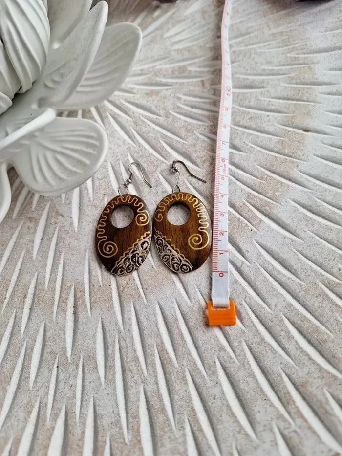 Boucle d'oreille en bois - photo numéro 4