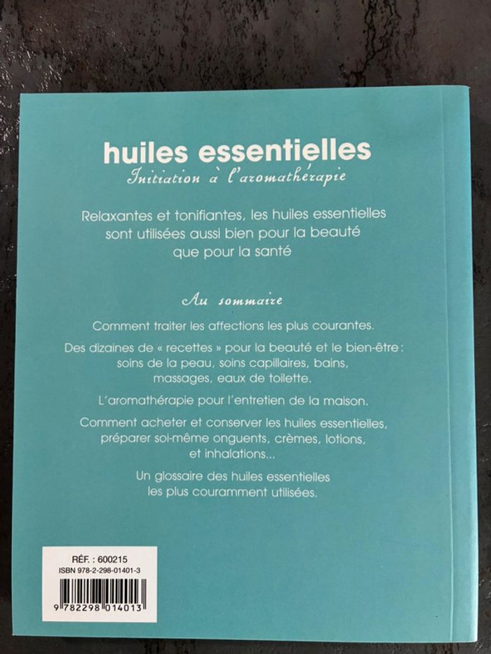 Livre Huiles essentielles Initiation à l aromathérapie - photo numéro 2