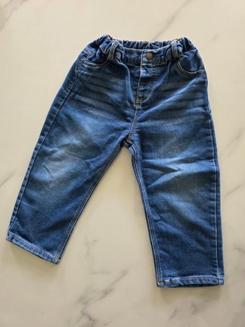 Jeans bleu taille 18 mois 
