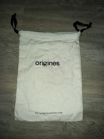 pochette blanche et noire en coton origines parfums