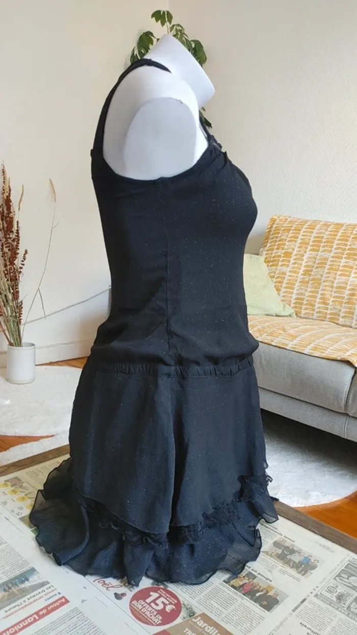 Robe sans manche dentelle volant longueur mi-cuisse - photo numéro 3