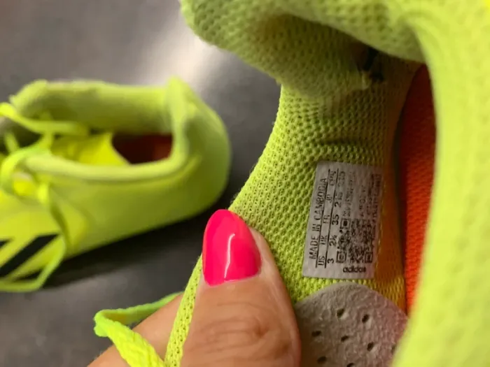 Crampons de foot adidas jaune taille 35 - photo numéro 8