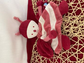 Doudou plat Abeille papillon rose bordeaux Sucre D'Orge