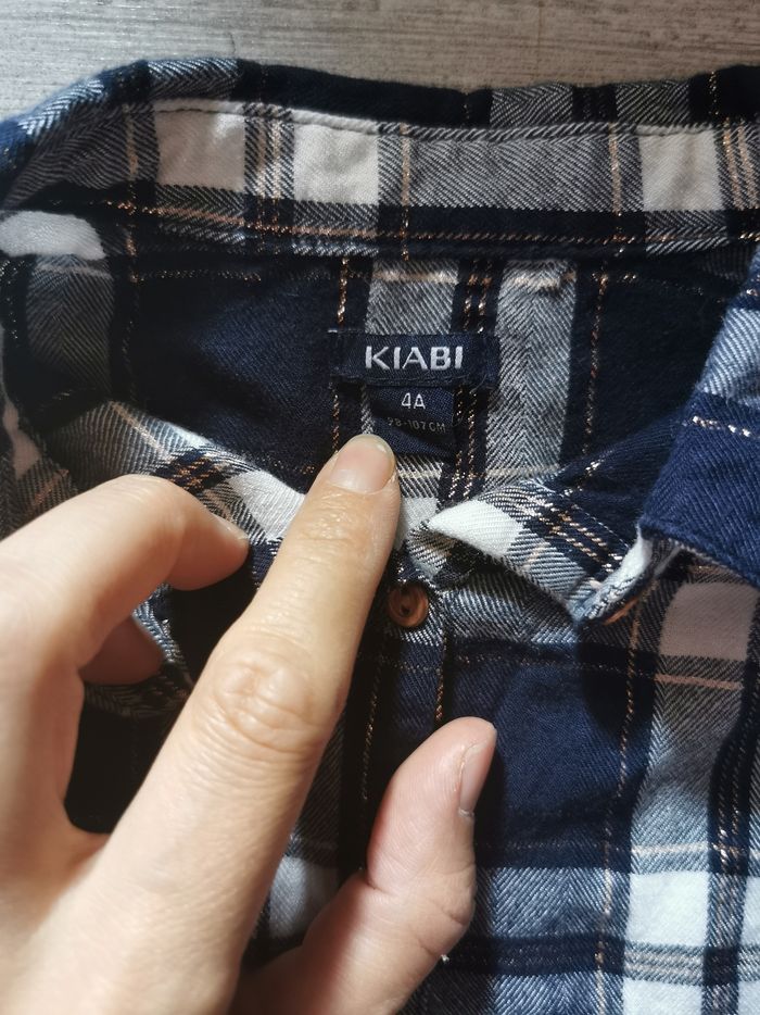 Chemise kiabi 4 ans convient à un 3 ans bleu marine - photo numéro 3