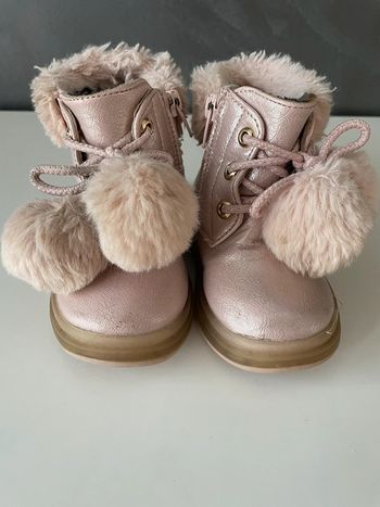 Botte bébé rose pompons