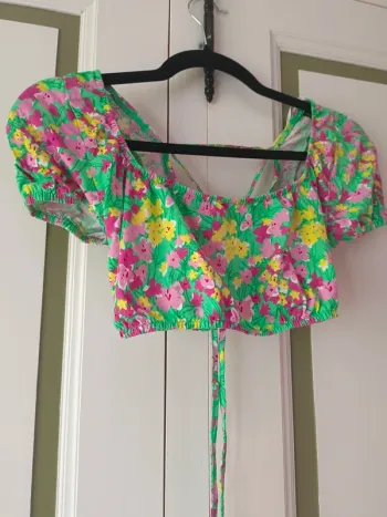 Crop top