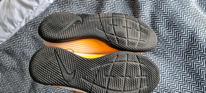Chaussures foot salle - photo numéro 4