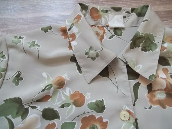Chemisier beige grandes fleurs 44 - photo numéro 3