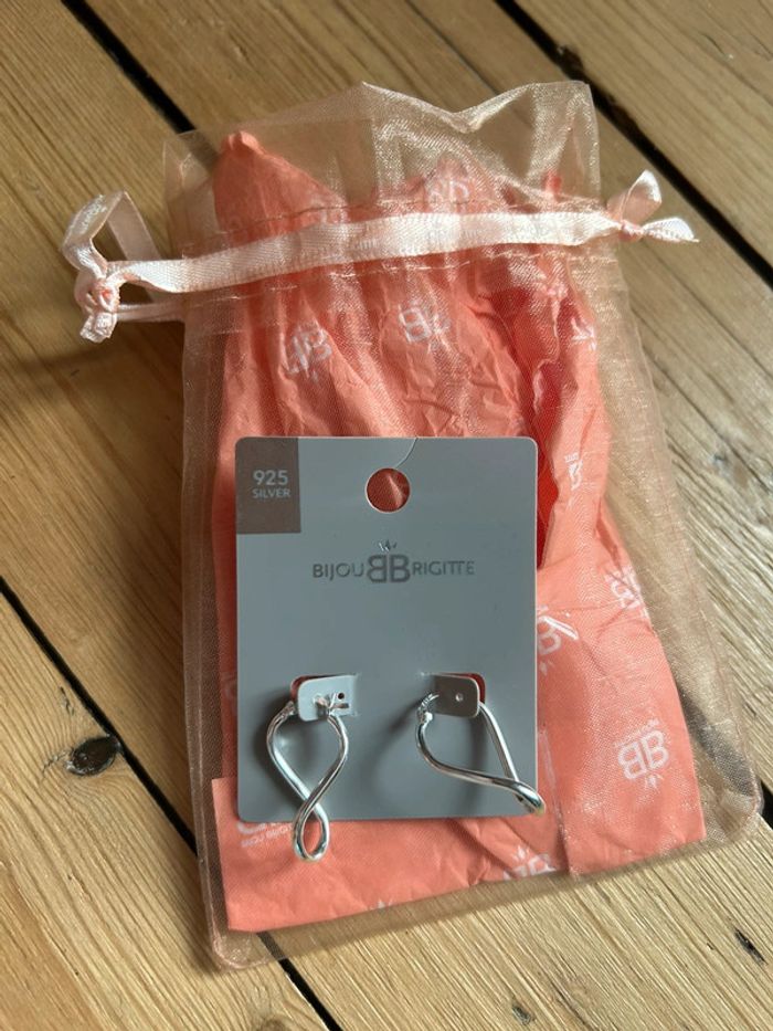Boucle d’oreille neuve - photo numéro 2