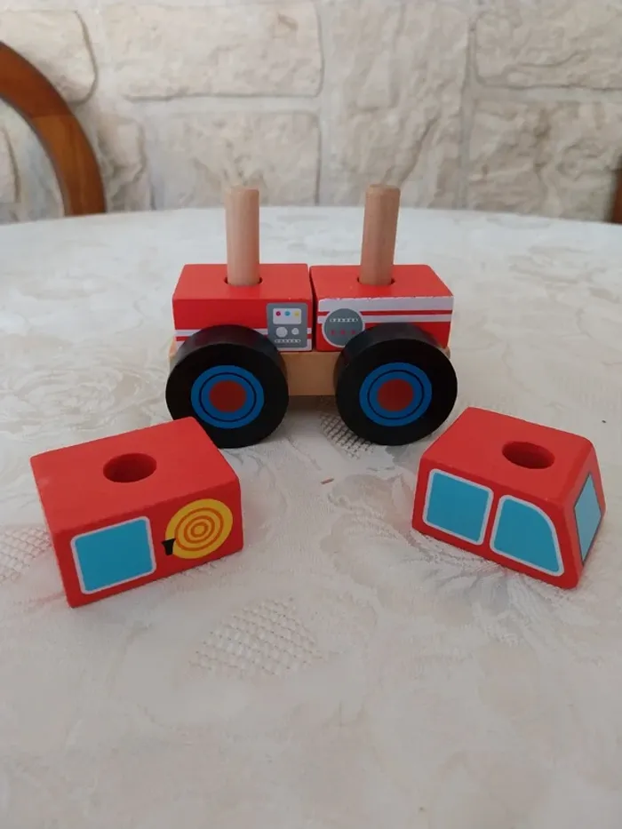Lot de 2 camions dont 1 à construire pour l'éveil de l'enfant/ Traces d'usures voir photos - photo numéro 7