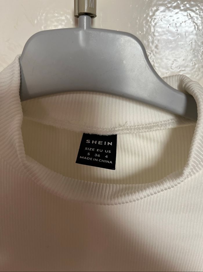 Tee shirt blanc dentelle épaulettes - photo numéro 2