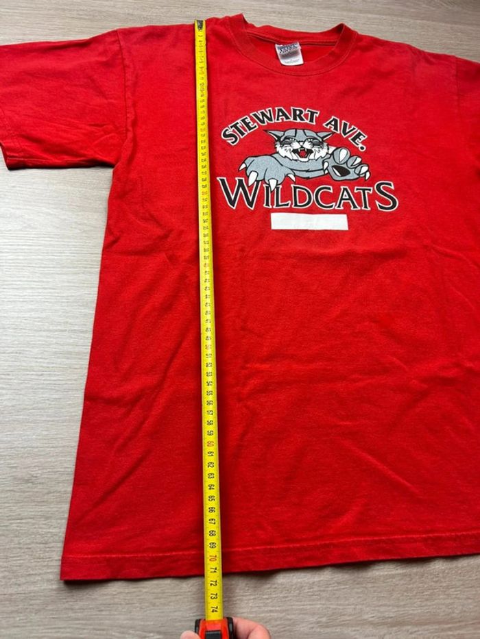 T-shirt Vintage Stewart Ave. Wildcats Mascotte Rouge – Gildan Taille M - photo numéro 5