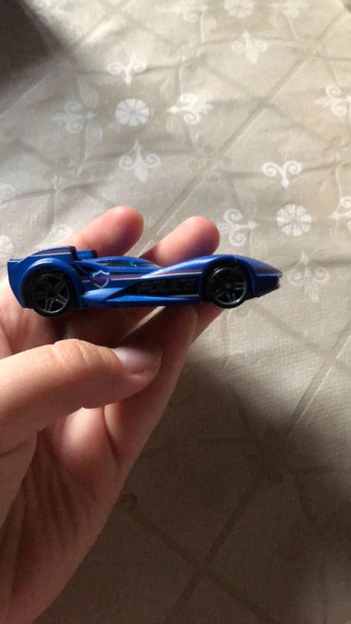 Voiture - photo numéro 2