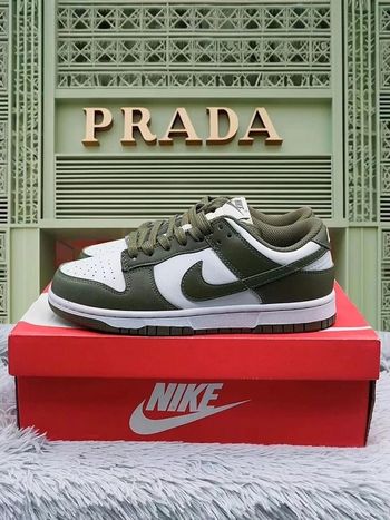 Nike Dunk Low Medium Olive